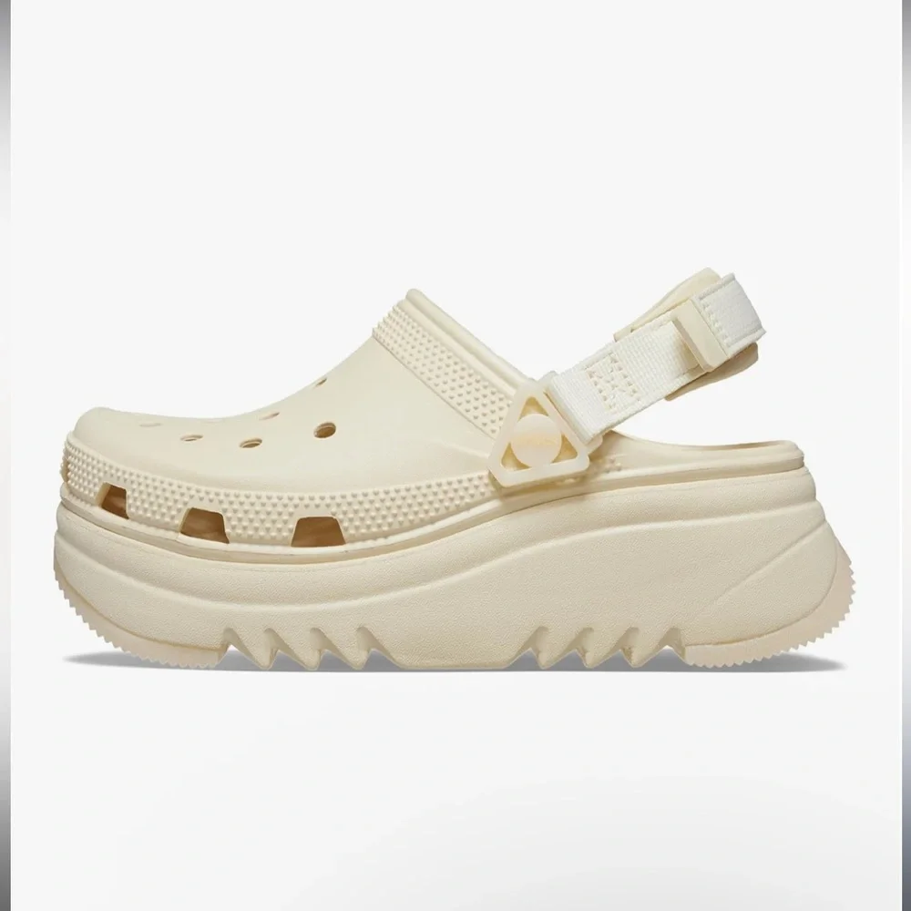 🆕Womens Size 9 Crocs Classic Hiker Escape Clogs - Cream - Picture 4 of 12